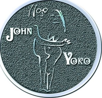 John Lennon Pin Badge: John & Yoko Embrace