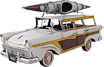 Fords Woody-Look Country Squire with Kayak